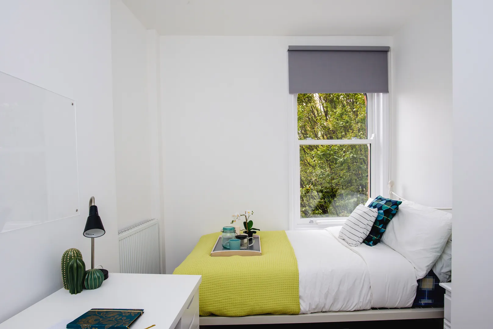 Flat C, 25 Lister Gate - Luxury 5 Bed City Centre Apartment - Image 8